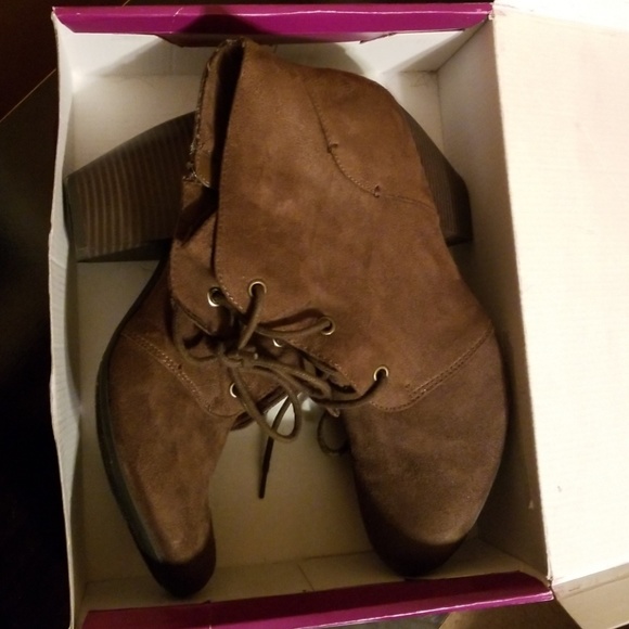 Dark brown boots - Picture 8 of 8